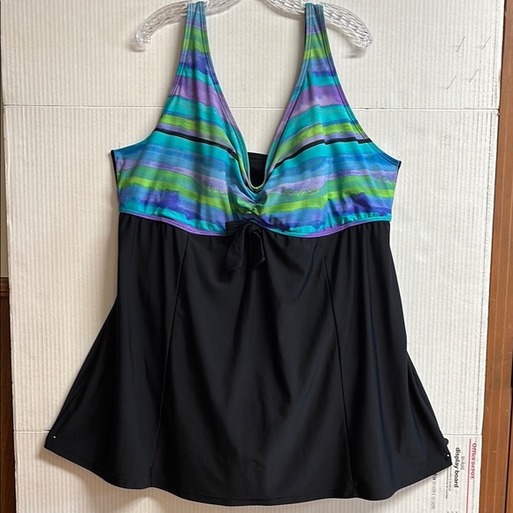 Catherines Ladies Swimsuit Black On Bottom W/Multi-Colored Top Size 30W - Picture 1 of 16